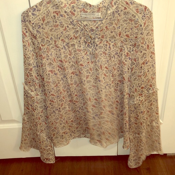 Classy and chic summer blouse !! - Picture 1 of 1